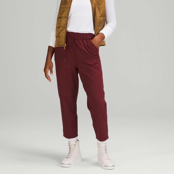 Lululemon Stretch High Rise Crop 23" in Red Merlot Size 8 - Picture 1 of 10